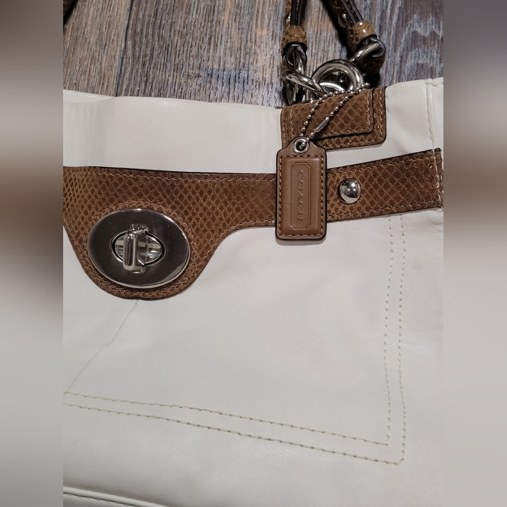 Coach White and Brown Leather Shoulder Bag - Picture 2 of 13